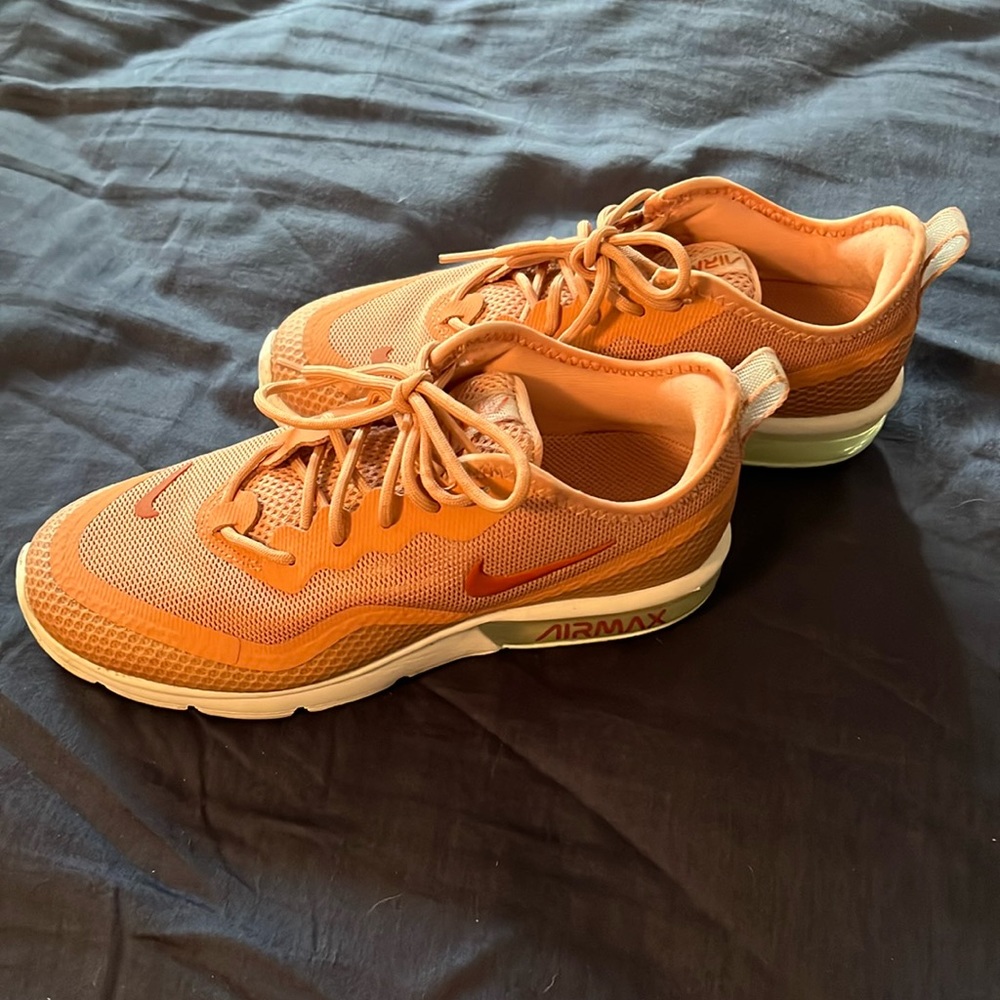 NIKE airmax sneakers